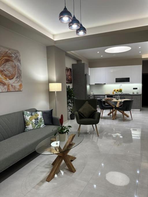 Menda Suite Iraklion Buitenkant foto